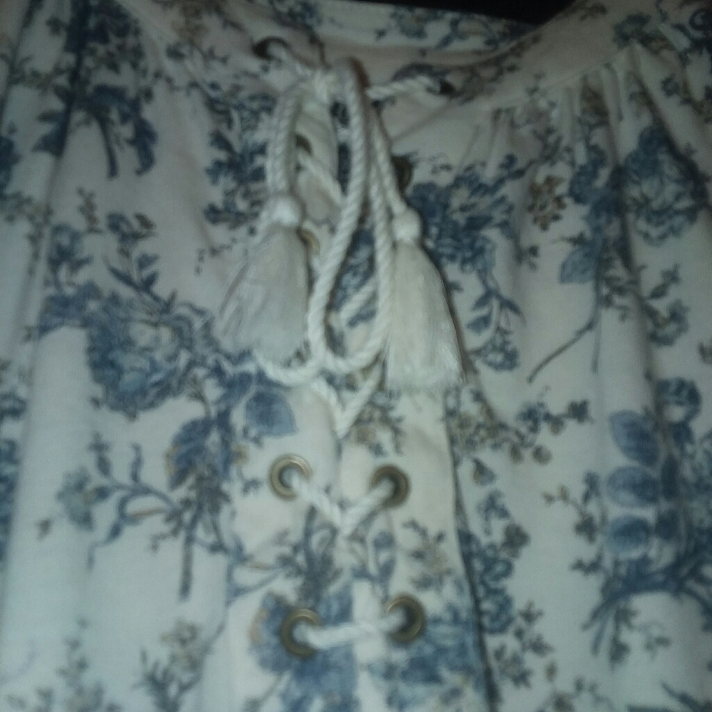Top - Picture 2 of 5